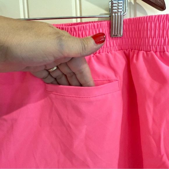 No Boundaries Neon Pink Athletic Shorts Barbie Core Women’s Size XXL - Picture 3 of 7